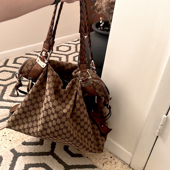 Authentic Genuine Gucci Bag purchased on fifth Ave five years ago excellent co. - Picture 3 of 3